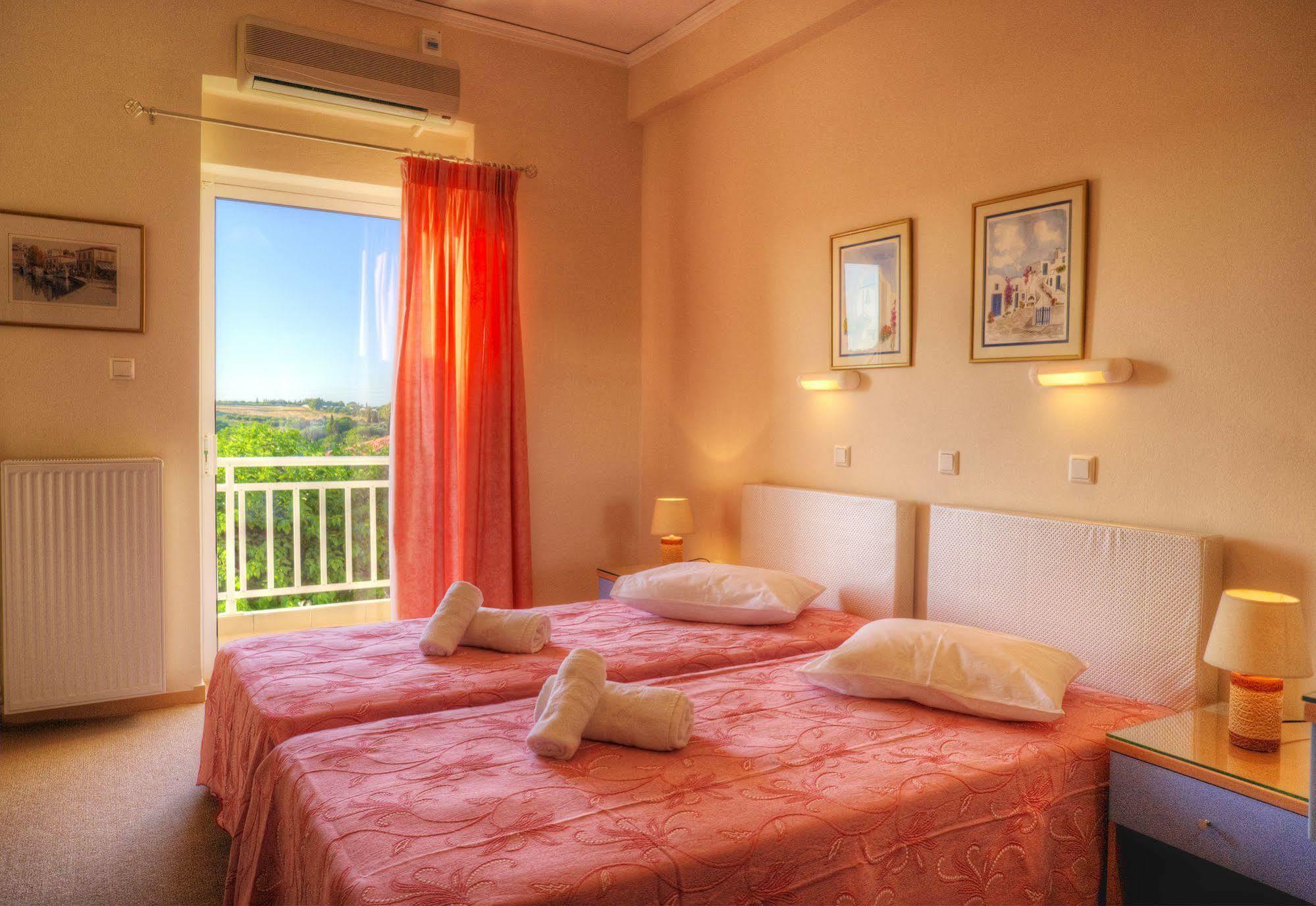 Hotel Taxiarhis Loutrá Killínis Dış mekan fotoğraf