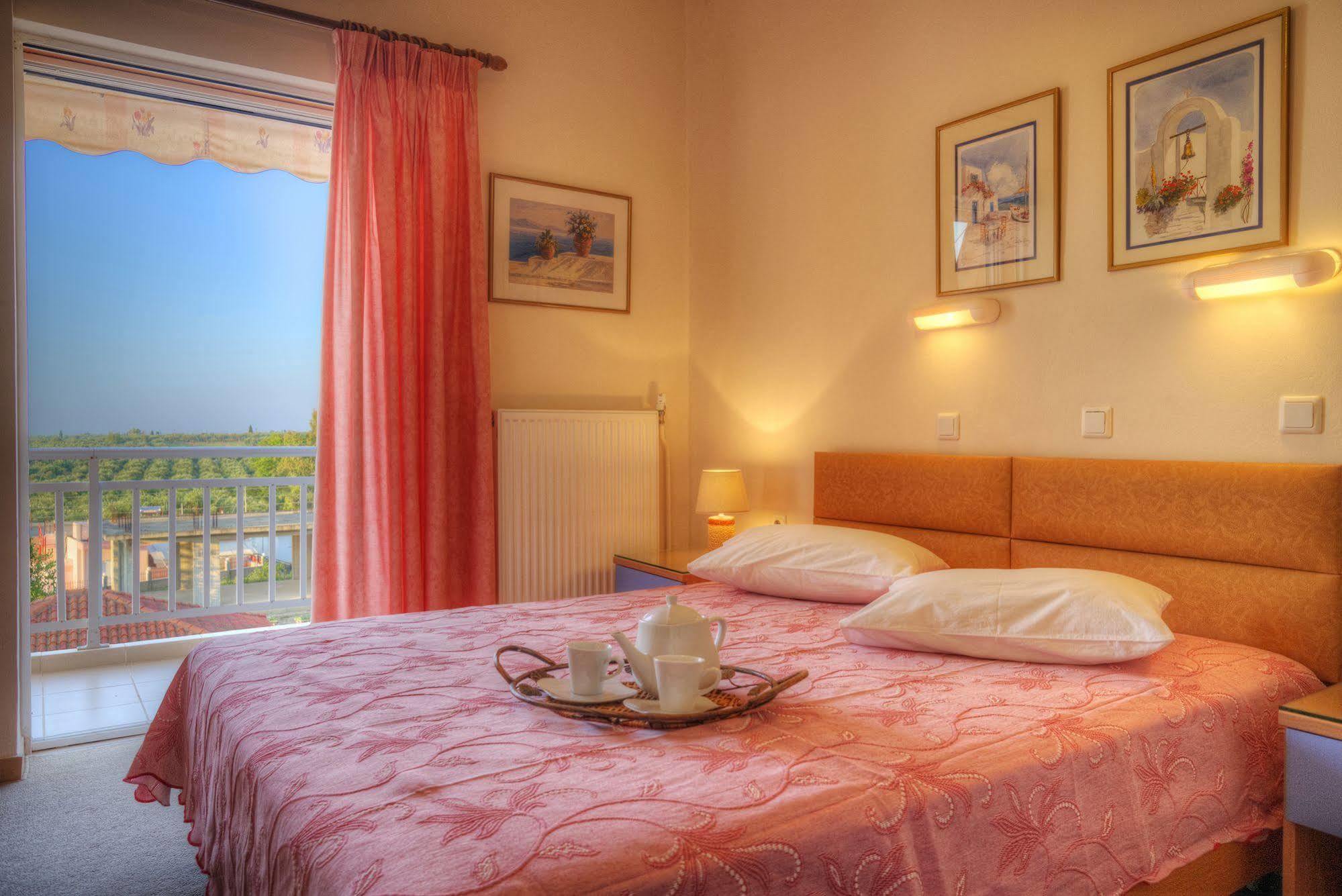 Hotel Taxiarhis Loutrá Killínis Dış mekan fotoğraf